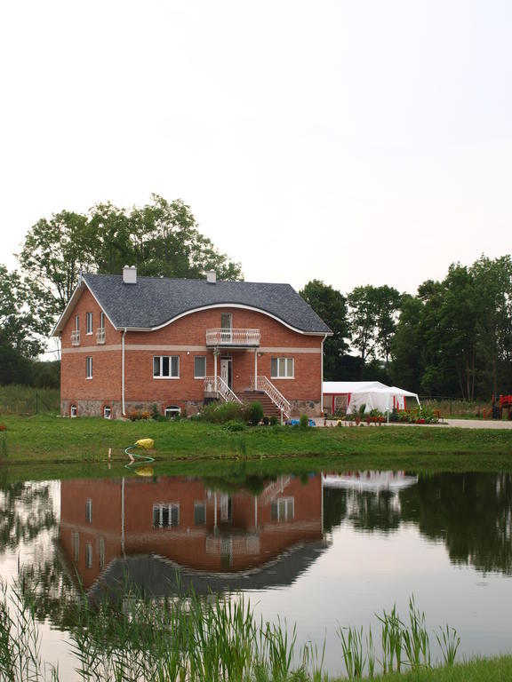 Guest House Kalnu Pupoli Šenheida Exteriör bild