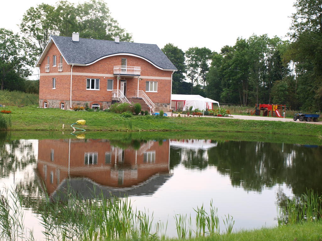 Guest House Kalnu Pupoli Šenheida Exteriör bild