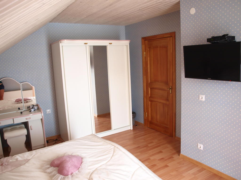 Guest House Kalnu Pupoli Šenheida Rum bild