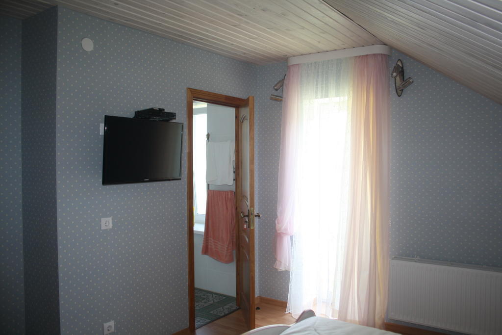 Guest House Kalnu Pupoli Šenheida Rum bild