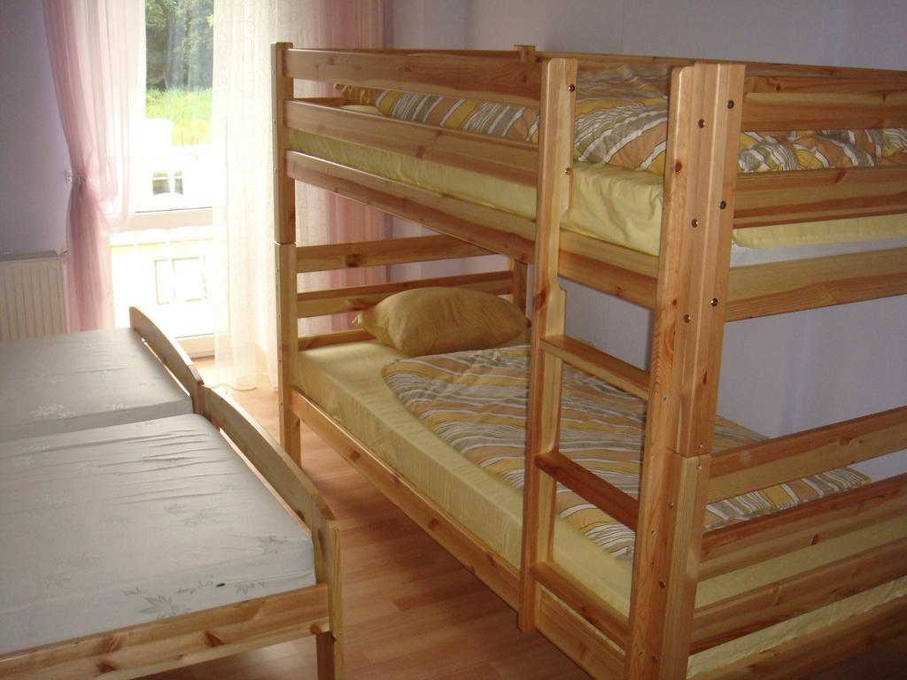Guest House Kalnu Pupoli Šenheida Rum bild