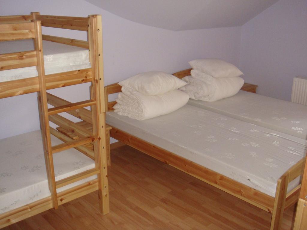 Guest House Kalnu Pupoli Šenheida Rum bild