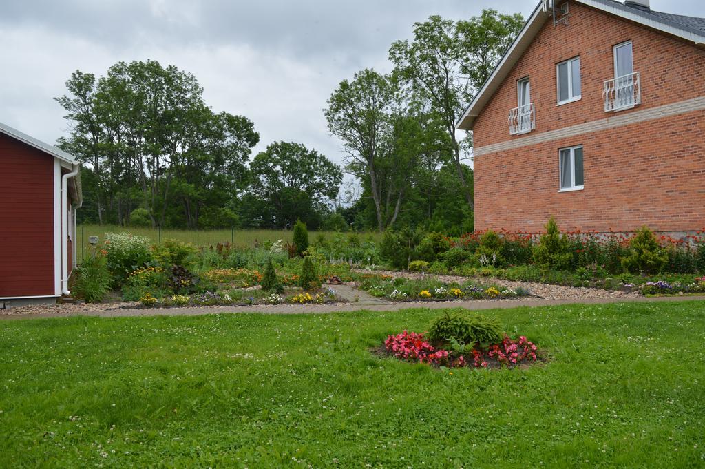 Guest House Kalnu Pupoli Šenheida Exteriör bild